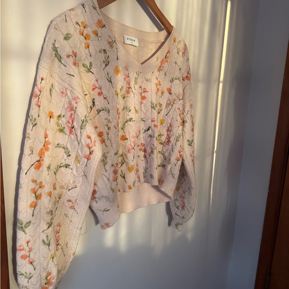 Storia Cream V-Neck Cable Knit Sweater with Pink & Orange Floral Embroidery